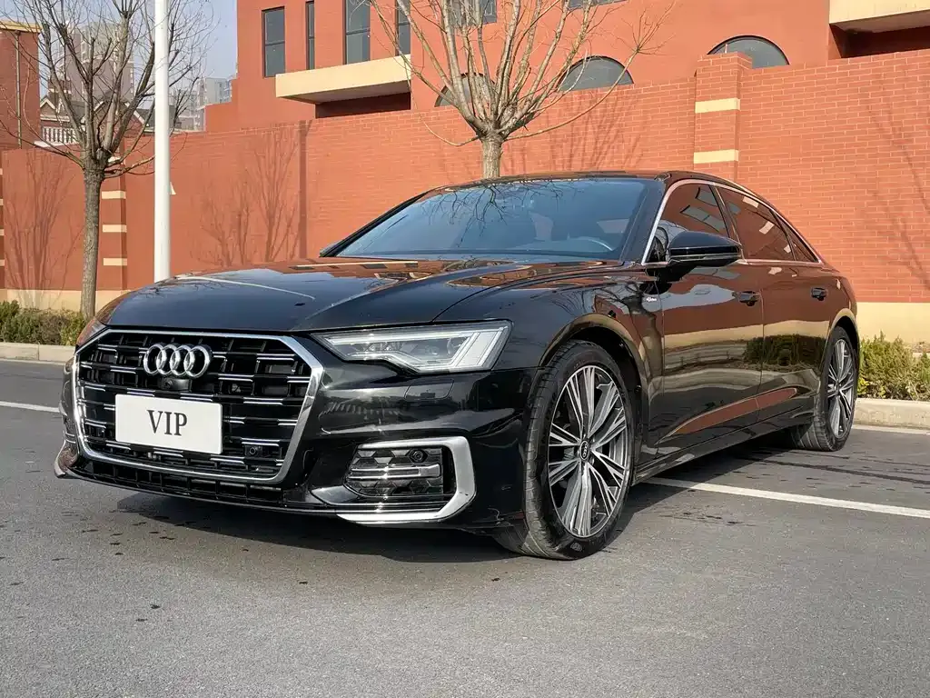 Audi A6L — фото 1