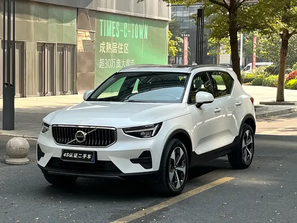 Volvo XC40 2024 из CN, фото 1