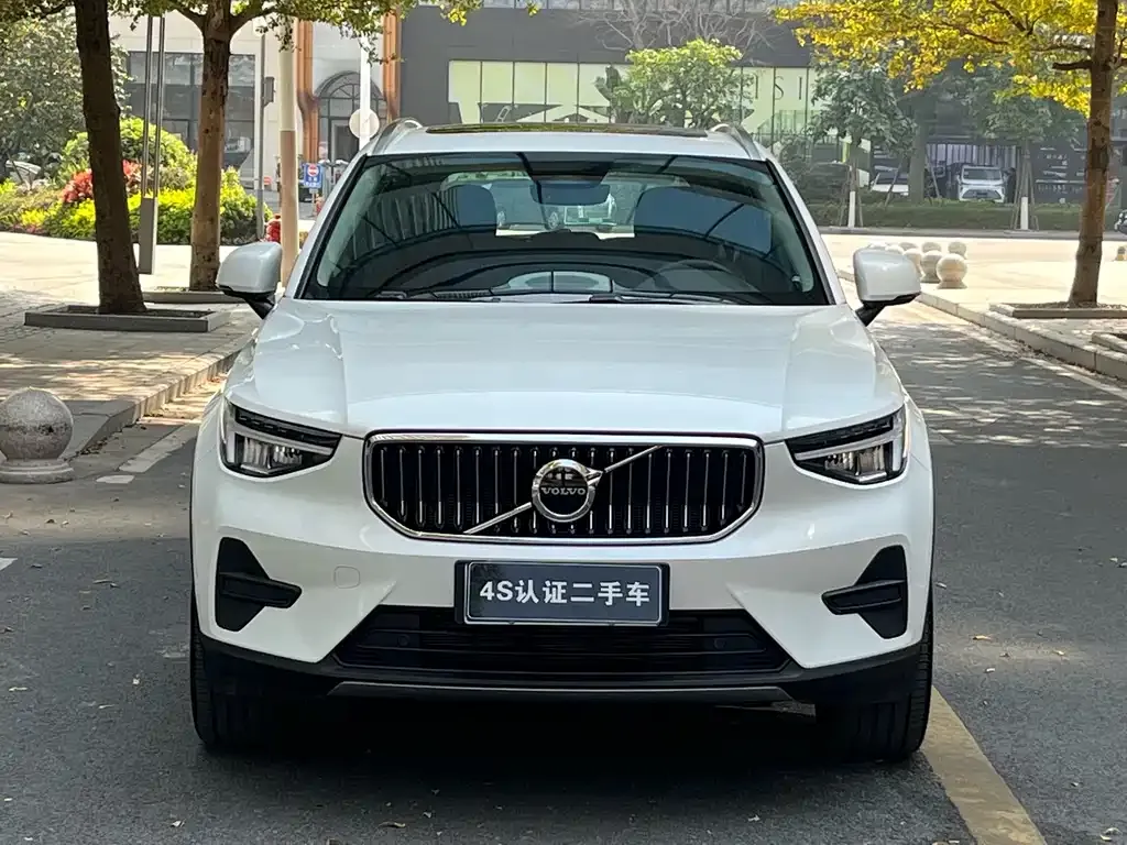 Volvo XC40 2024 из CN, фото 3