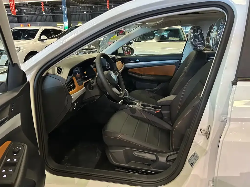 Volkswagen Bora 2025 из CN, фото 7