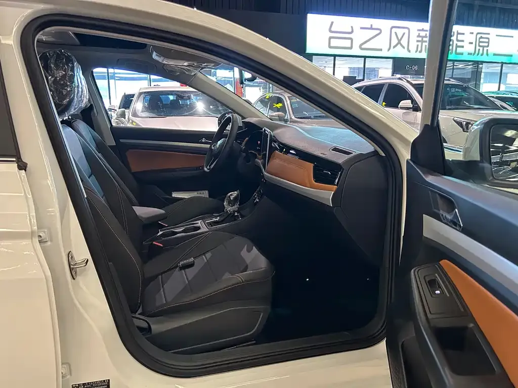 Volkswagen Bora 2025 из CN, фото 5