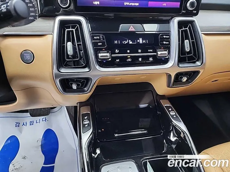 Kia Sorento — фото 9
