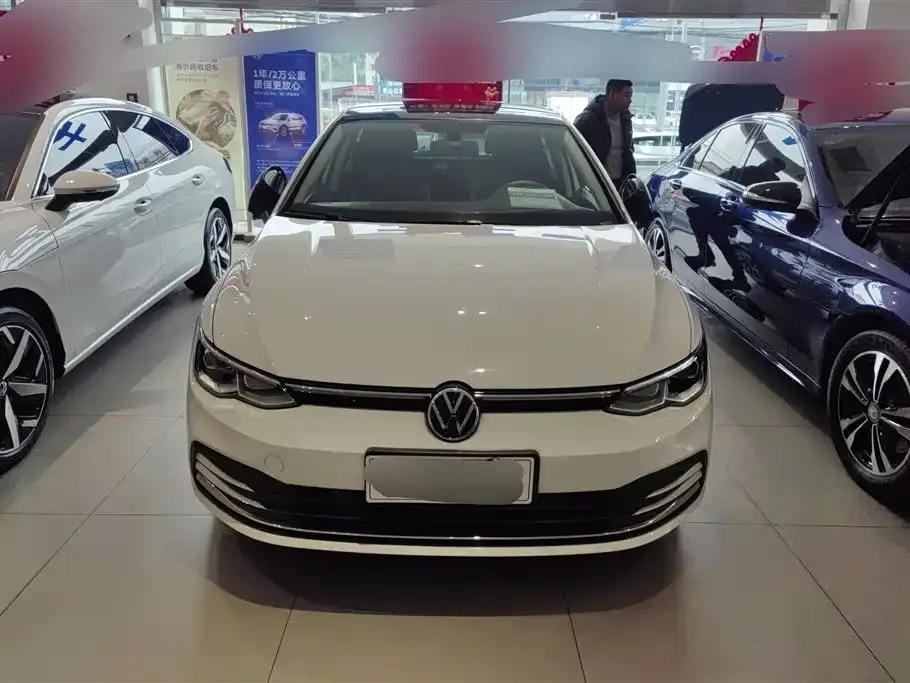 Volkswagen Golf 2024 из CN, фото 9