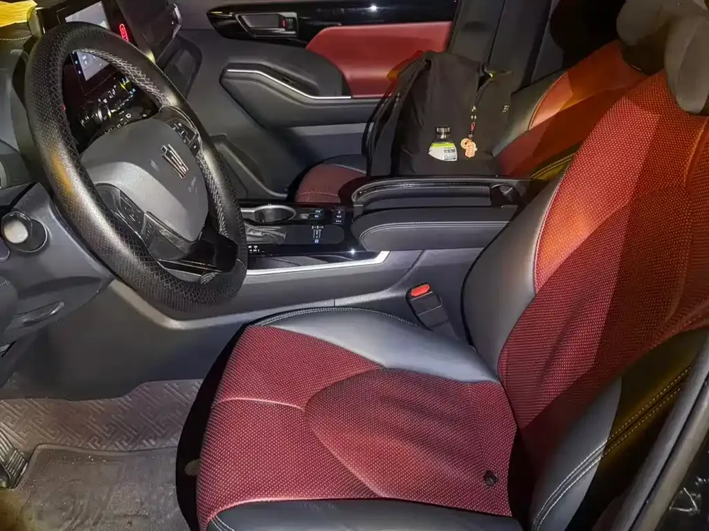 Toyota Crown Kluger 2023 из CN, фото 6