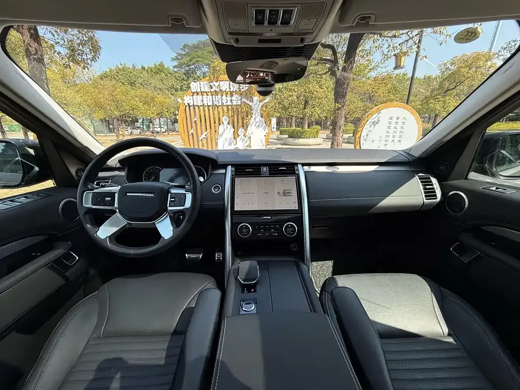 Land Rover Discovery 2023 из CN, фото 10