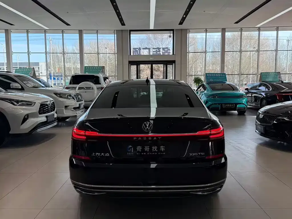 Volkswagen Passat 2023 из CN, фото 2