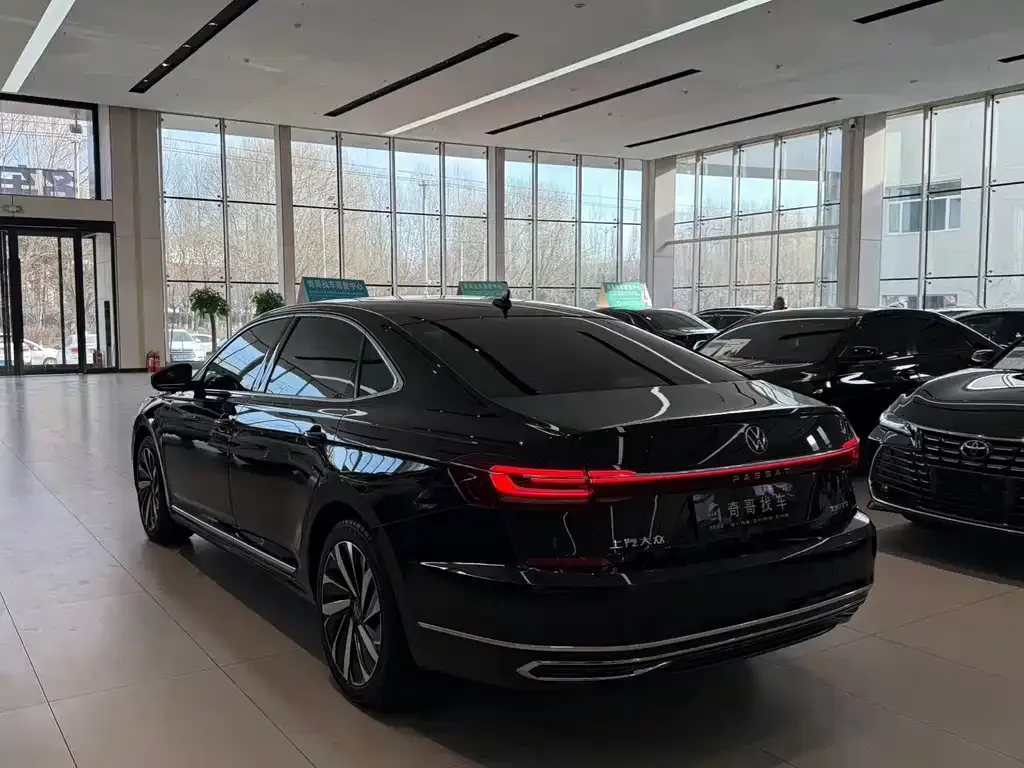 Volkswagen Passat 2023 из CN, фото 3