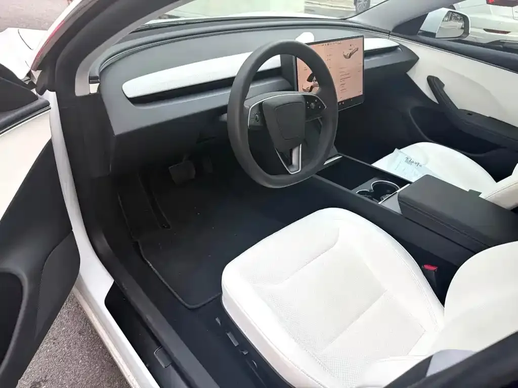Tesla Model 3 — фото 4