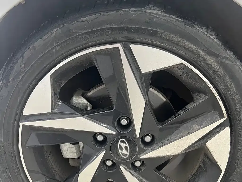 Hyundai Elantra — фото 9