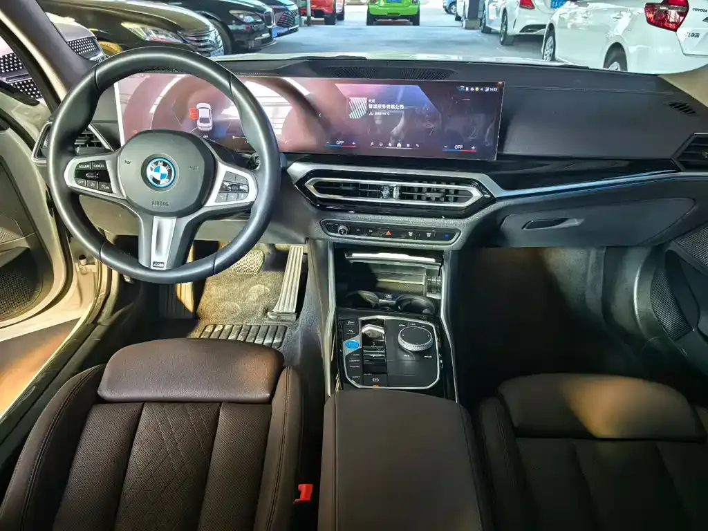 BMW i3 — фото 7