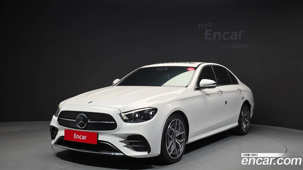 Mercedes-Benz E-Class — фото 1