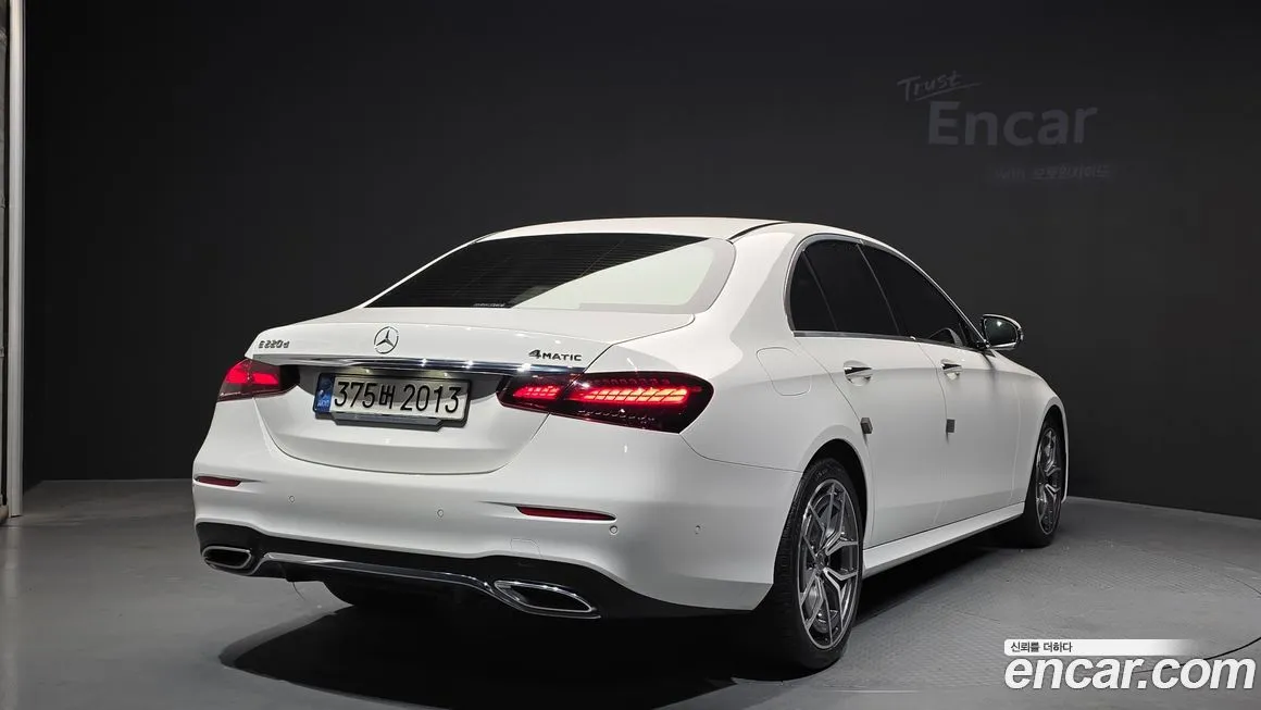 Mercedes-Benz E-Class — фото 2