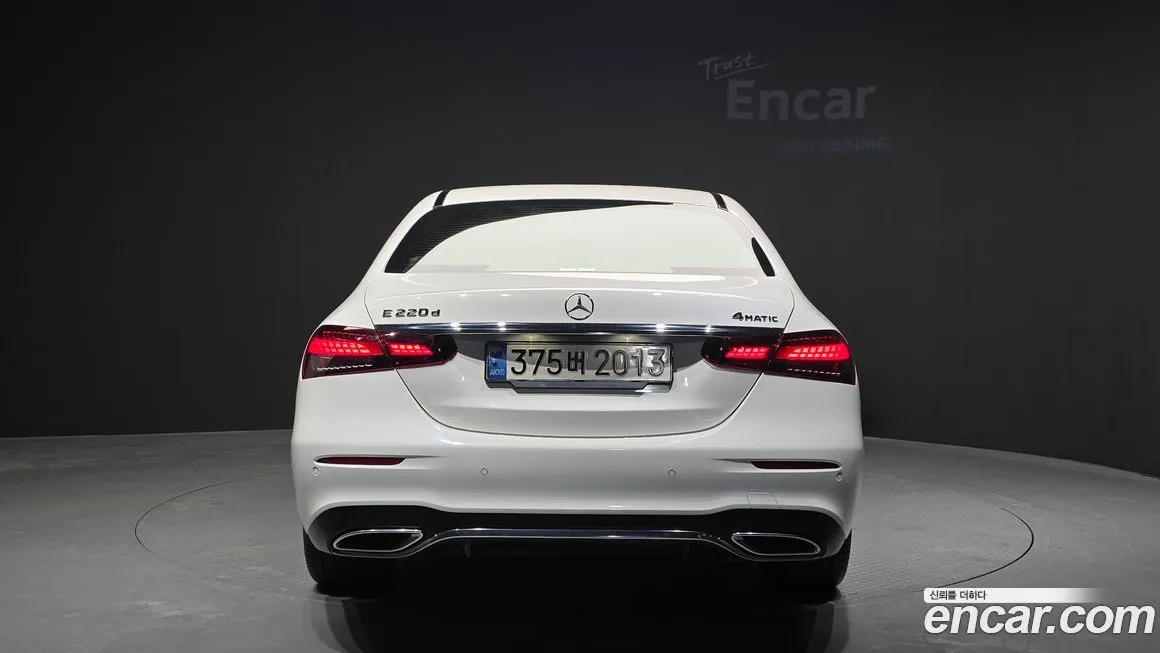 Mercedes-Benz E-Class — фото 4