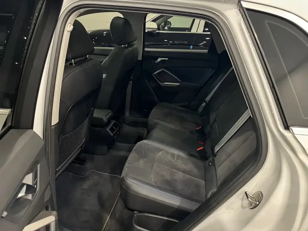Audi Q3 2022 из CN, фото 3