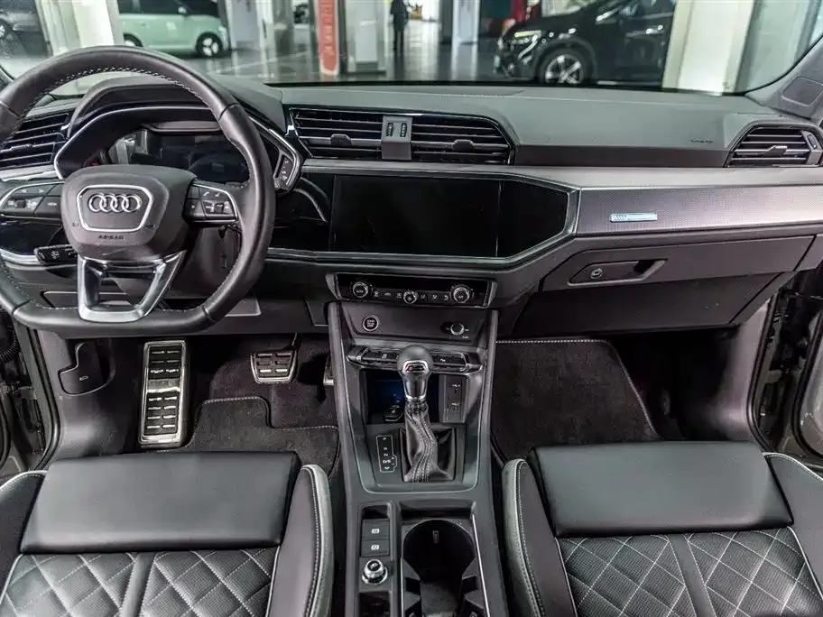 Audi Q3 2025 из CN, фото 9