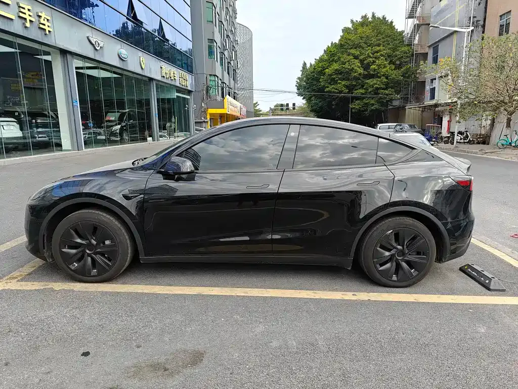 Tesla Model Y 2023 из CN, фото 10