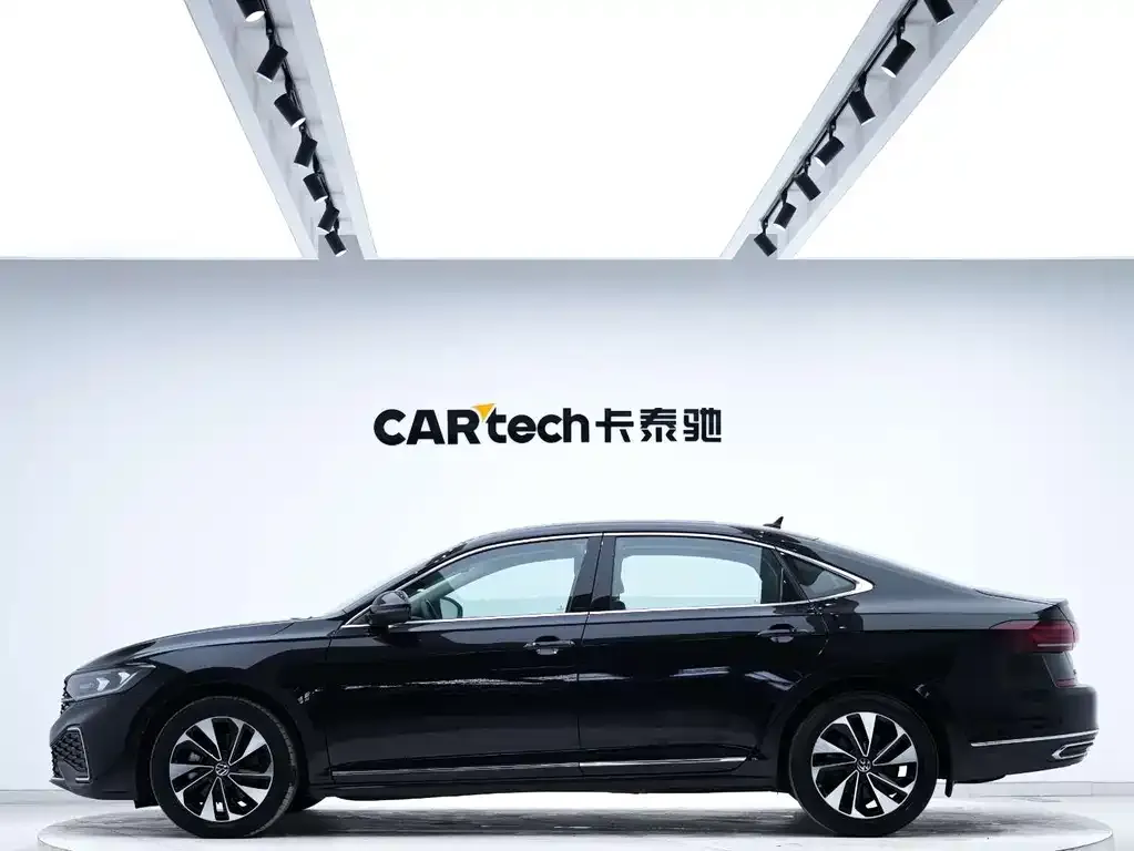 Volkswagen Passat — фото 8