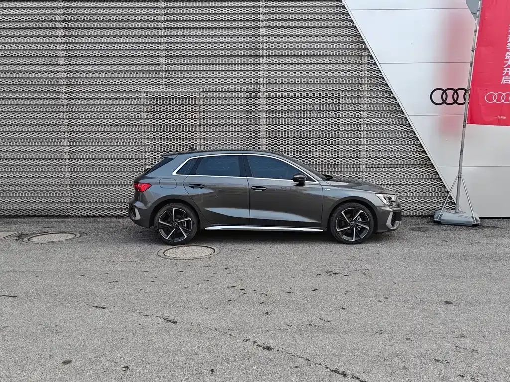 Audi A3 2024 из CN, фото 10