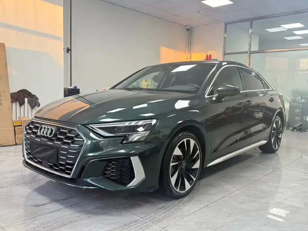 Audi A3 2023 из CN, фото 1