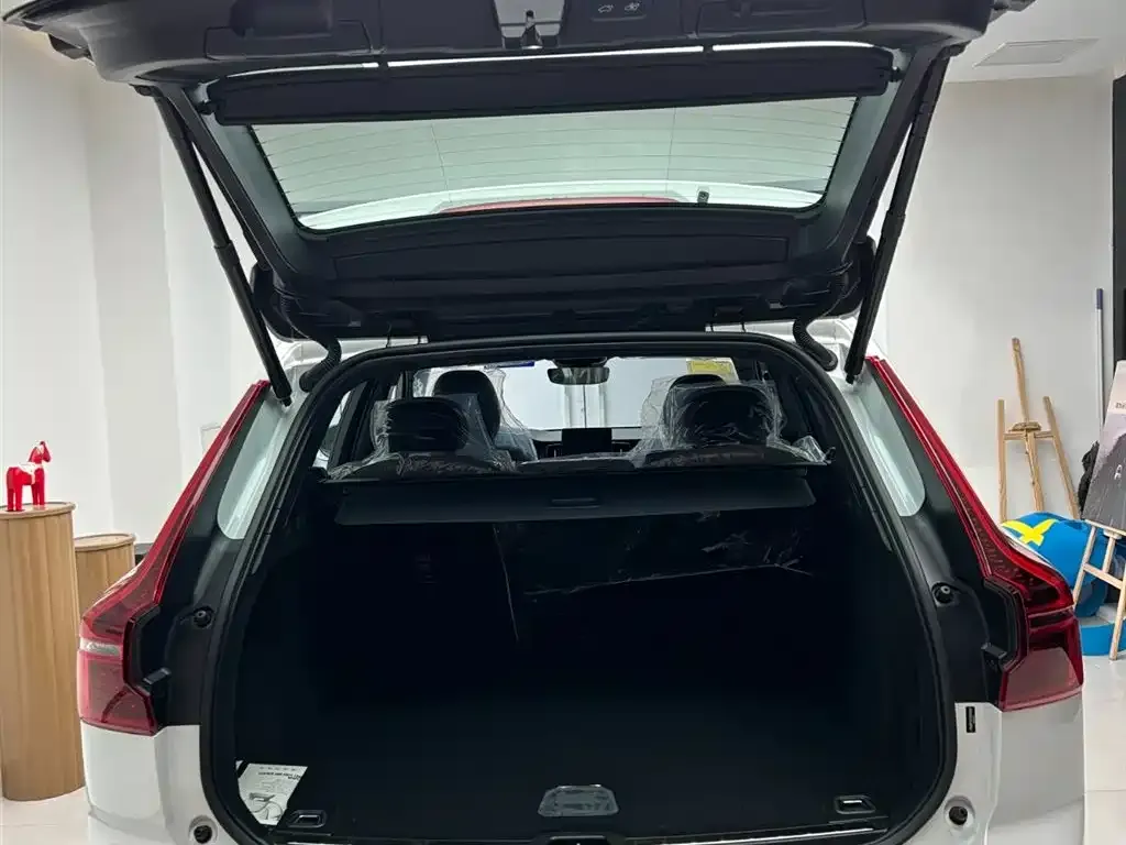 Volvo XC60 2026 из CN, фото 4