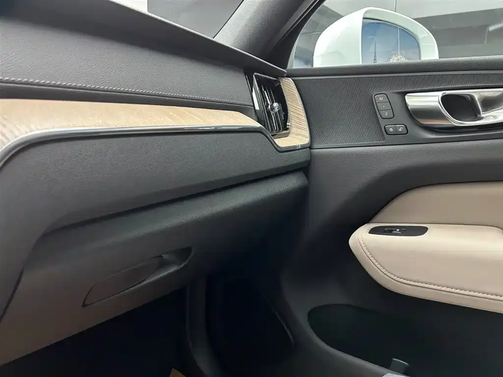 Volvo XC60 2026 из CN, фото 7