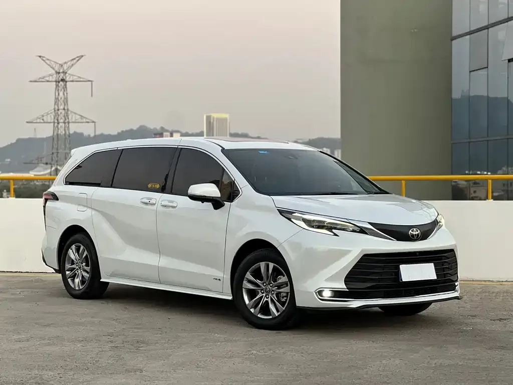 Toyota Sienna 2024 из CN, фото 7