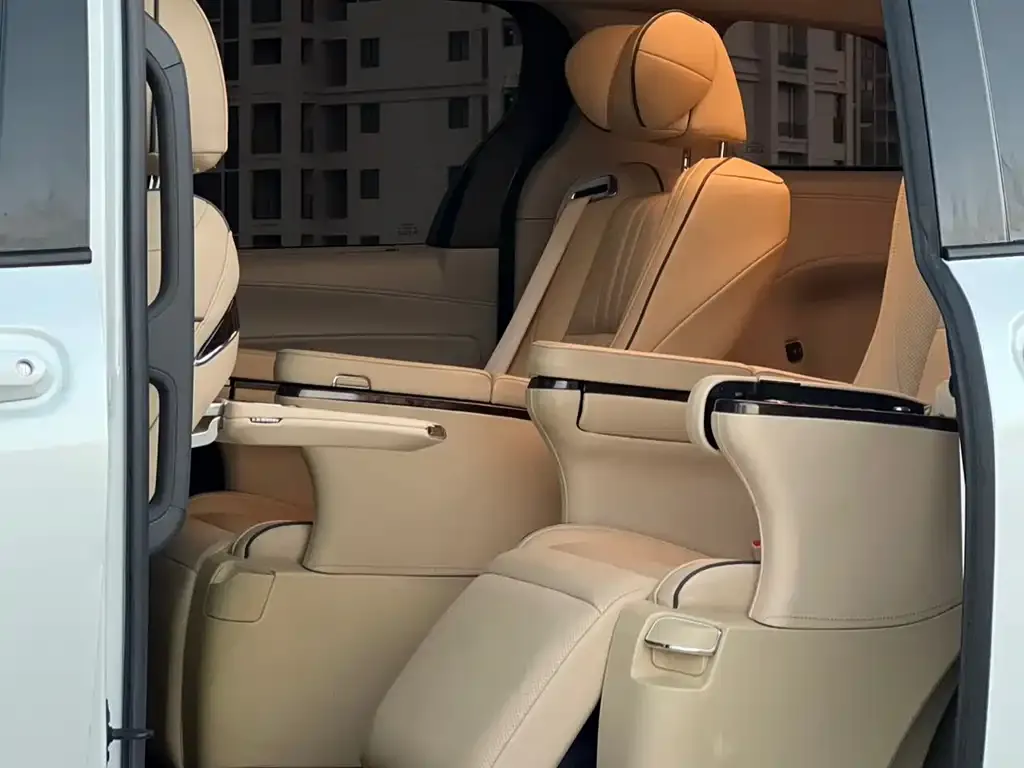 Toyota Sienna 2024 из CN, фото 9