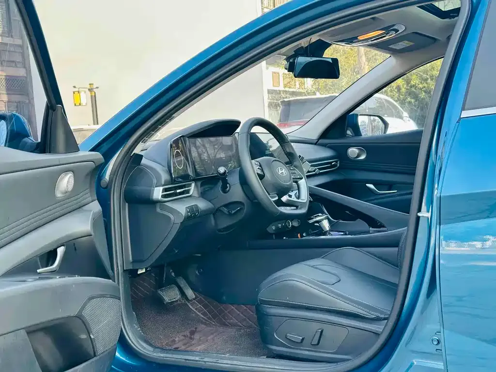 Hyundai Elantra 2024 из CN, фото 2