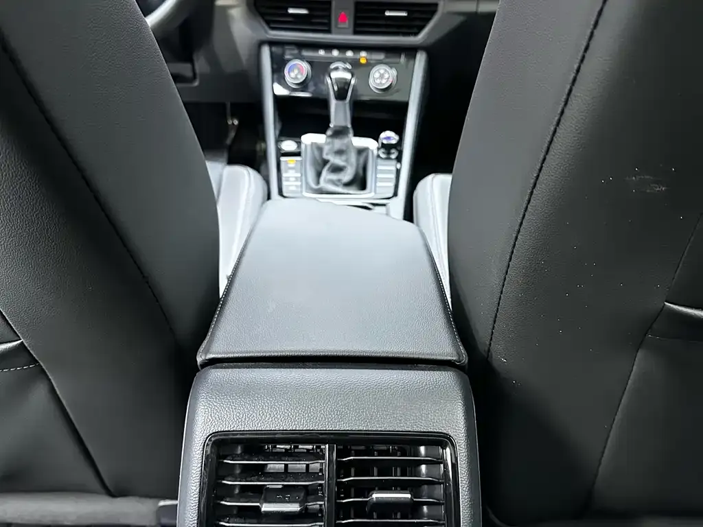 Volkswagen Sagitar 2022 из CN, фото 2