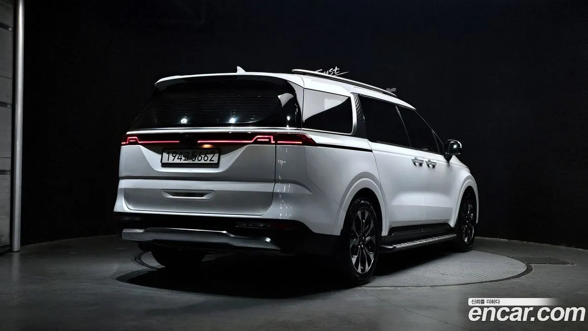 Kia Carnival — фото 5