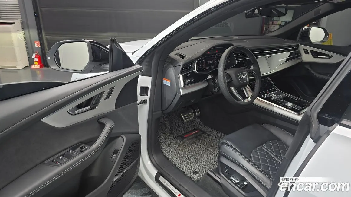 Audi Q8 2023 из KR, фото 9