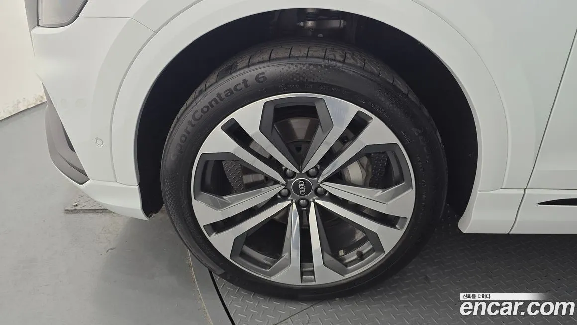 Audi Q8 2023 из KR, фото 3