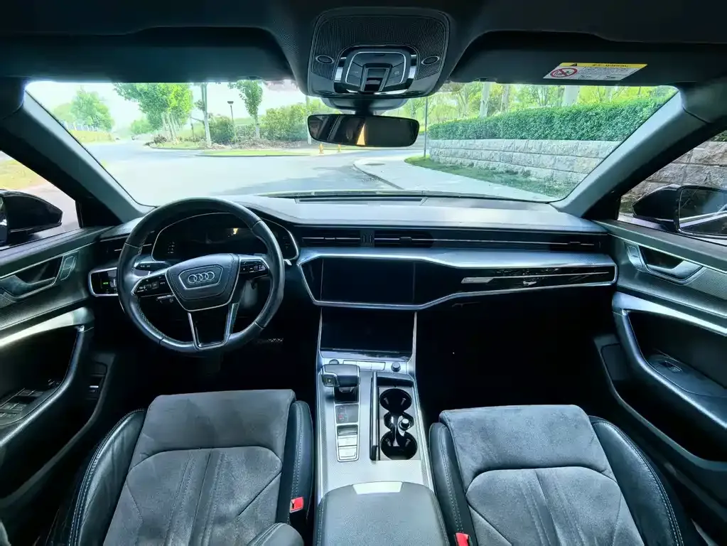 Audi A6L 2022 из CN, фото 2