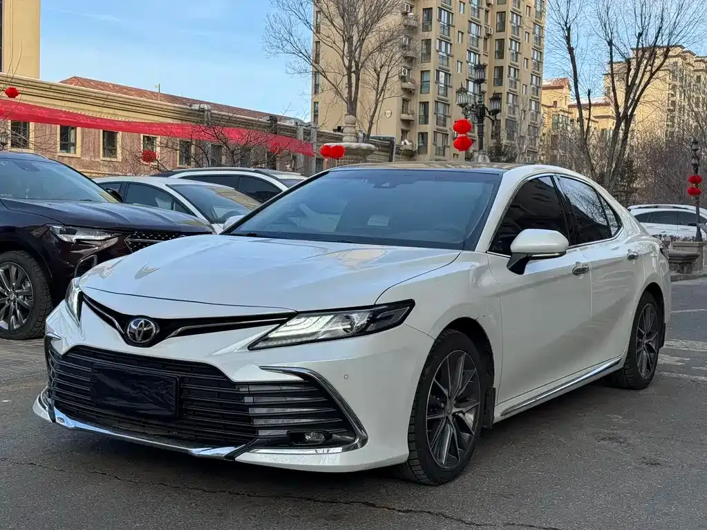 Toyota Camry 2024 из CN, фото 1