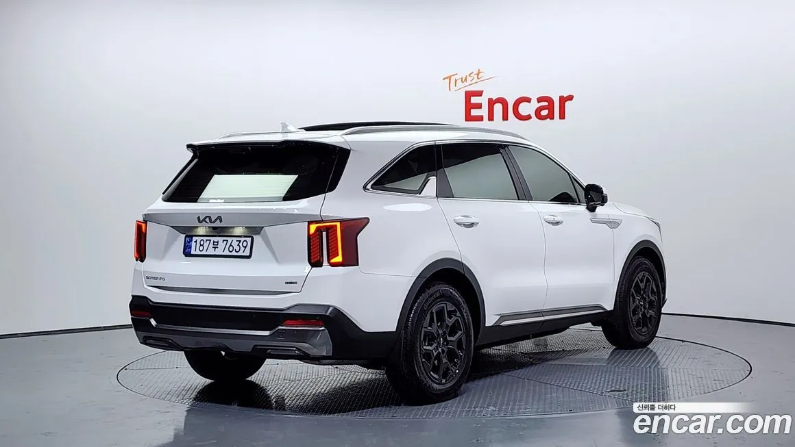 Kia Sorento — фото 7