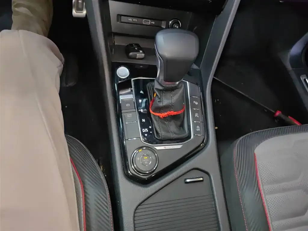 Volkswagen Tiguan L 2023 из CN, фото 9