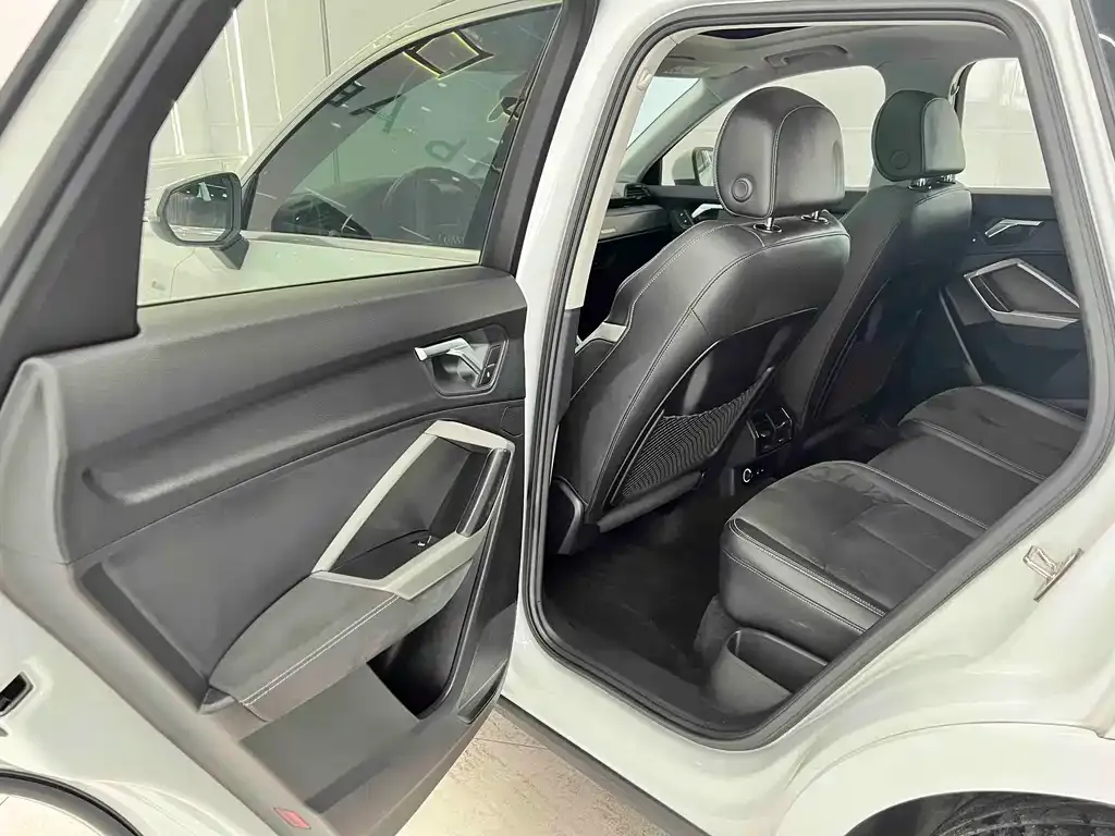 Audi Q3 2023 из CN, фото 5