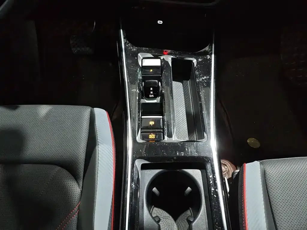 Volkswagen Lamando 2023 из CN, фото 6