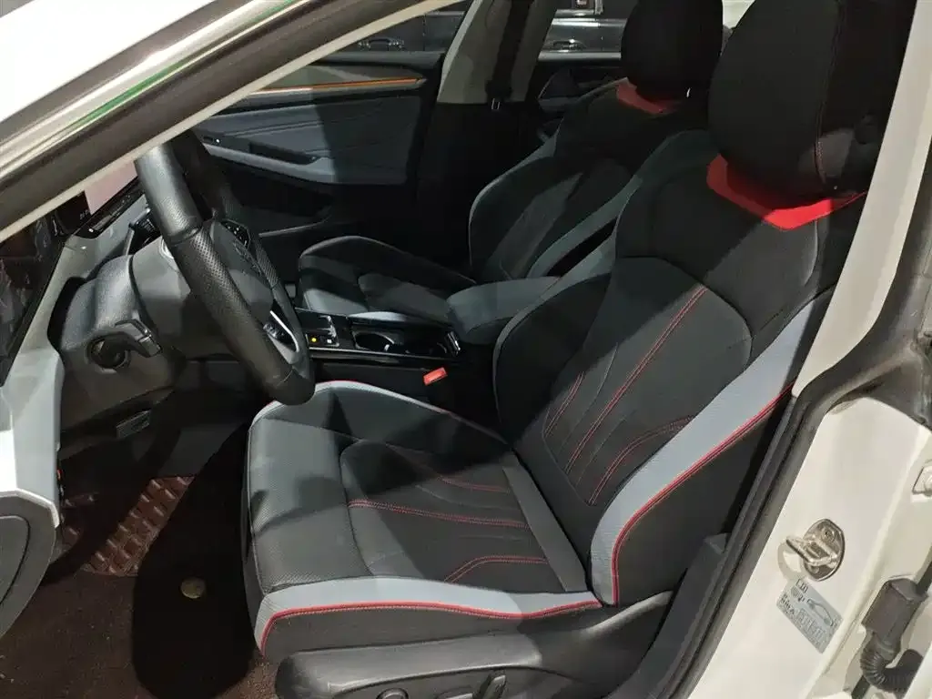 Volkswagen Lamando 2023 из CN, фото 5