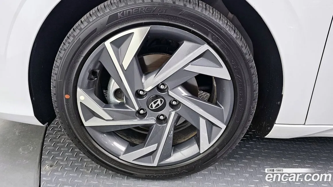 Hyundai AVANTE — фото 8