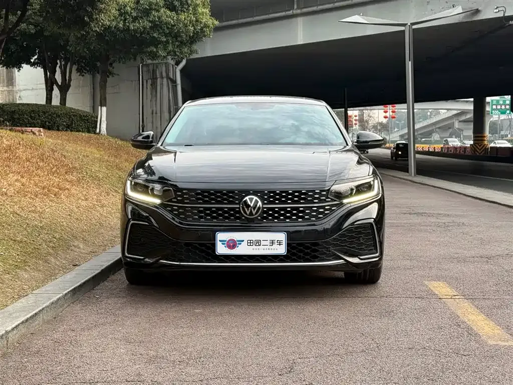Volkswagen Passat 2023 из CN, фото 8