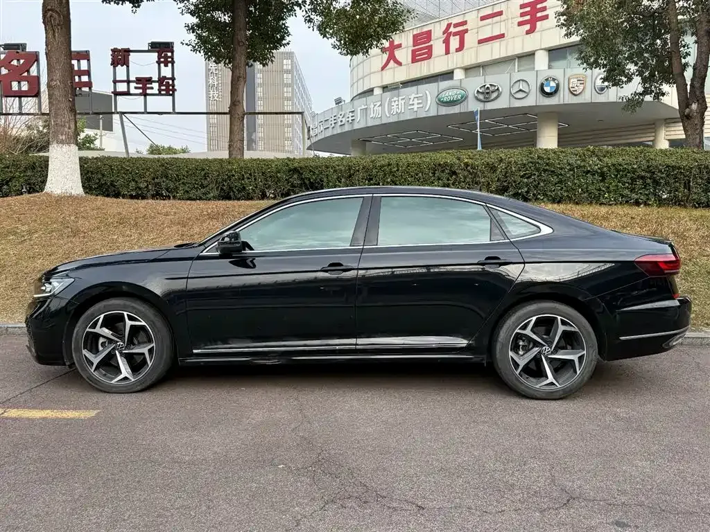 Volkswagen Passat 2023 из CN, фото 7