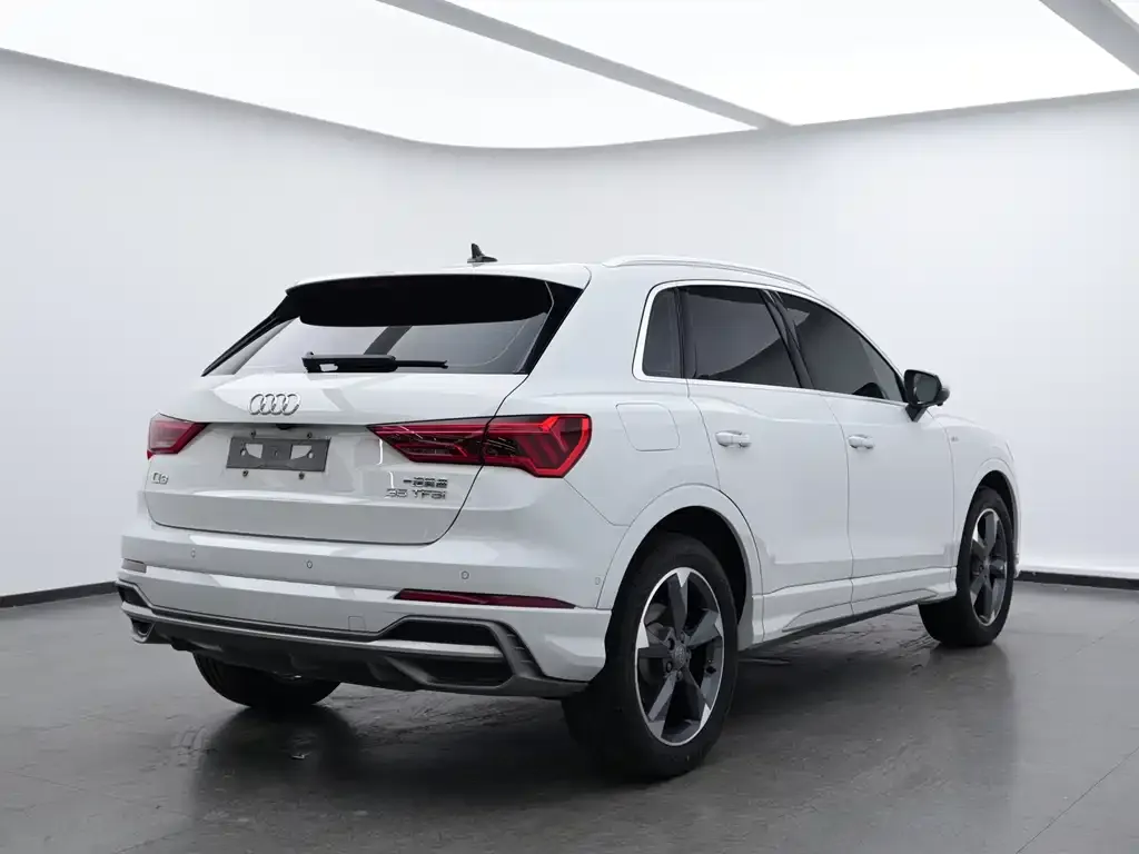 Audi Q3 2021 из CN, фото 2