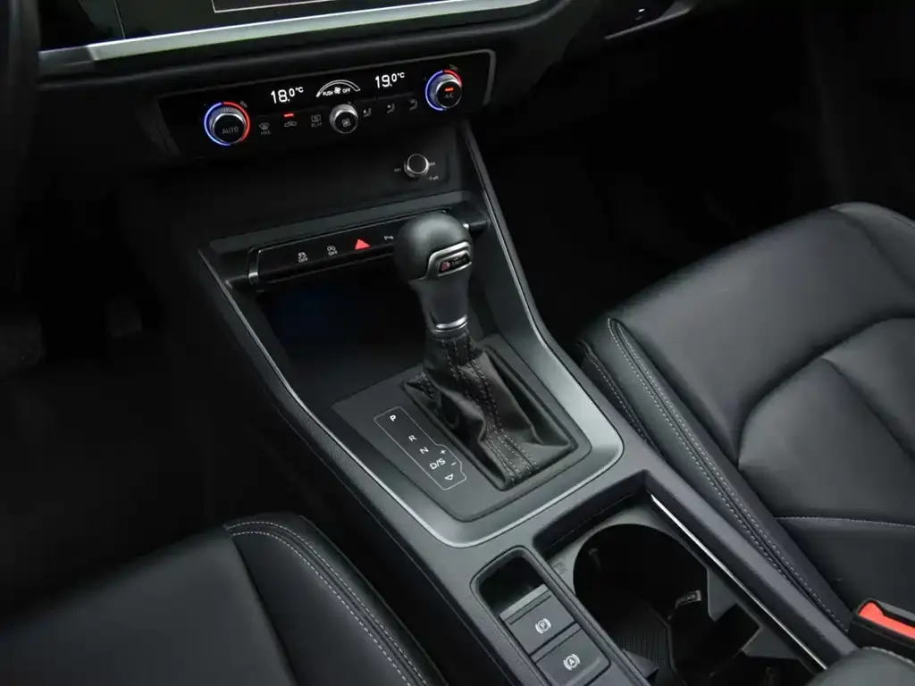 Audi Q3 2023 из CN, фото 8