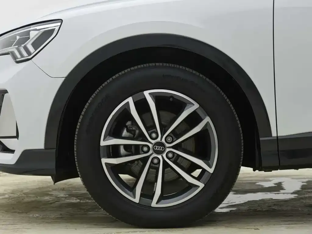 Audi Q3 2023 из CN, фото 6