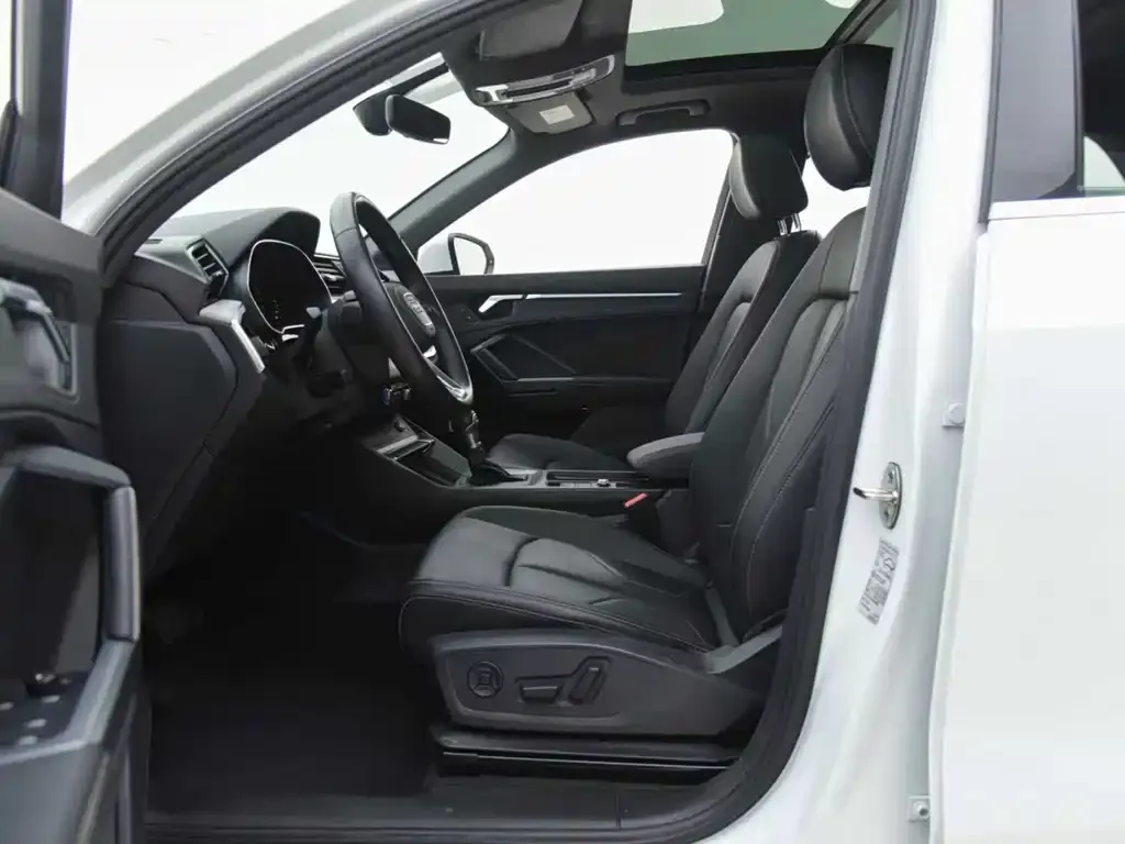 Audi Q3 2023 из CN, фото 4