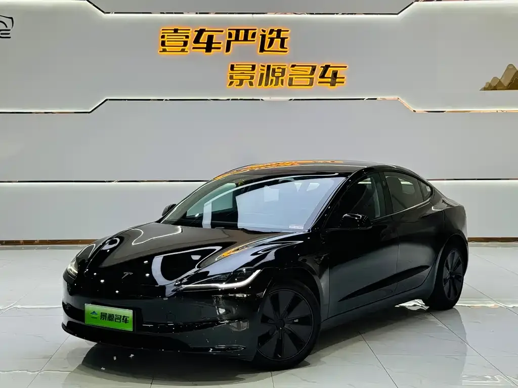 Tesla Model 3 — фото 1