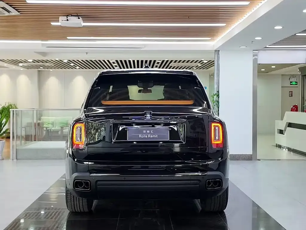 Rolls-Royce Cullinan 2024 из CN, фото 9