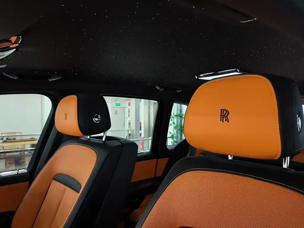 Rolls-Royce Cullinan 2024 из CN, фото 7
