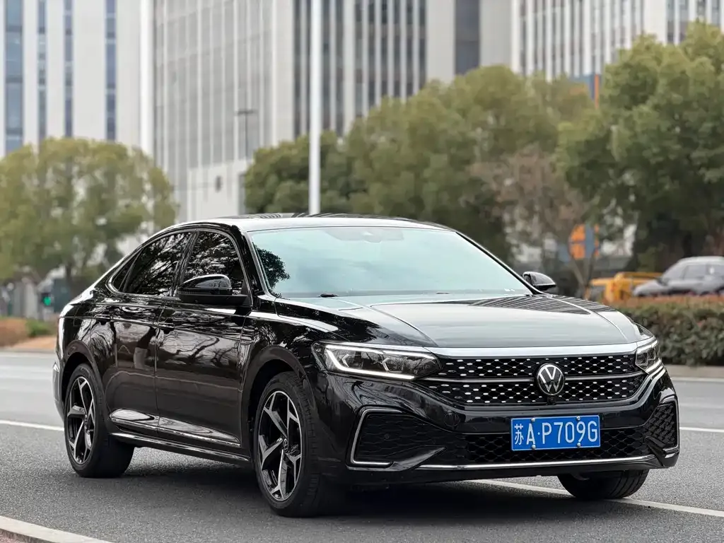 Volkswagen Passat 2023 из CN, фото 1